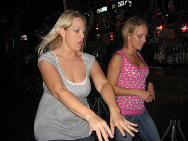 085