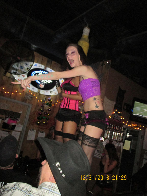 NYE 076