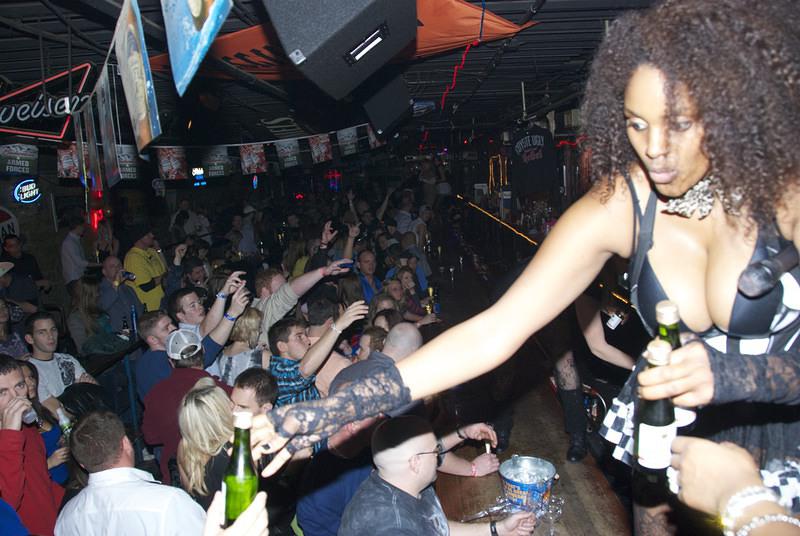 NYE 065