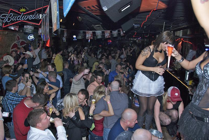 NYE 076