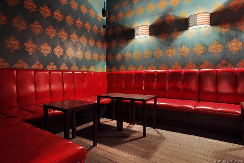 bar 52