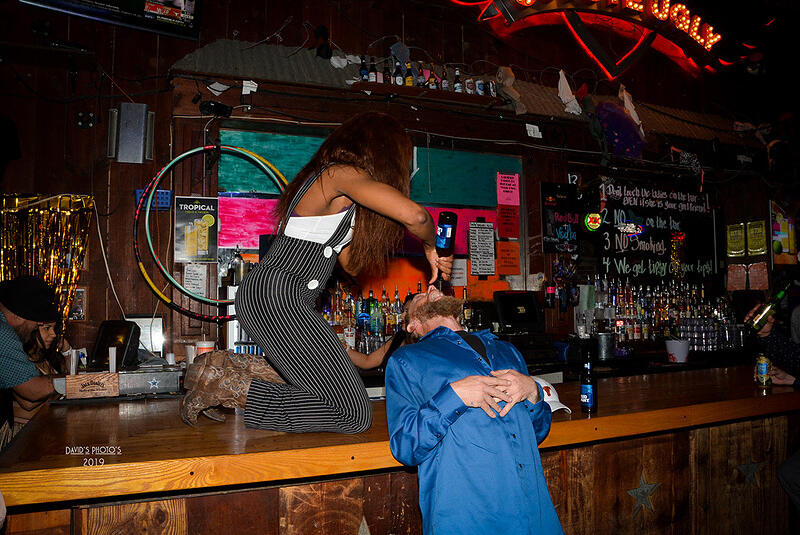 Coyote Ugly NYE 037