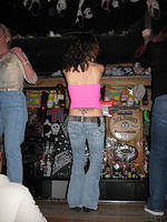 085
