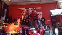 Posing dolls